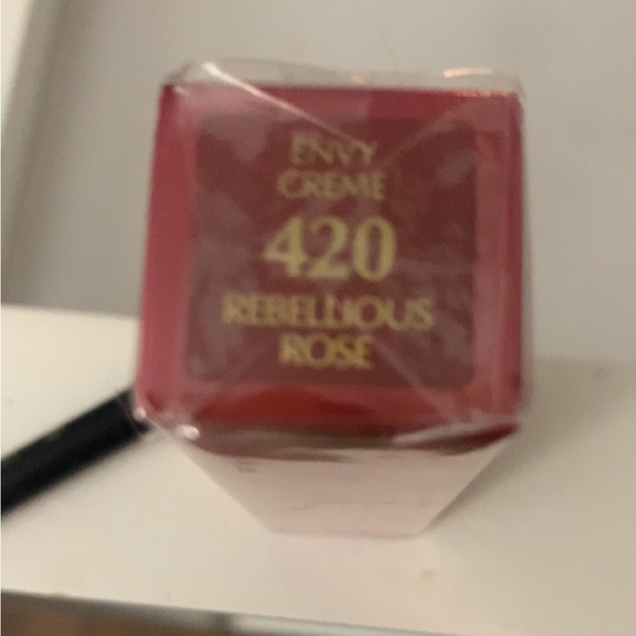 Estée Lauder popular shade Rebellious Rose limited edition packaging - Picture 3 of 3